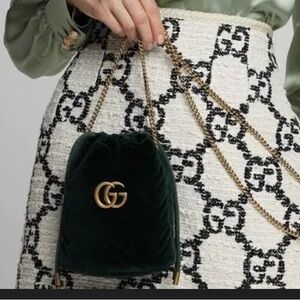 Gucci GG Marmont Bucket Bag
Velvet Mini Dark Green